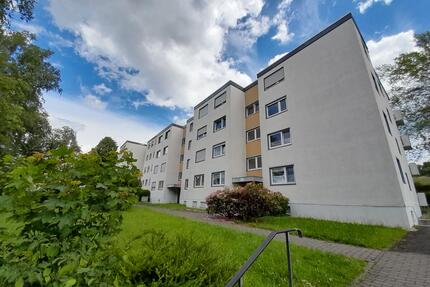 Seltene Chance: Sanierte 2-Zimmer-Wohnung mit Loggia ins Grüne - Schmallenberg