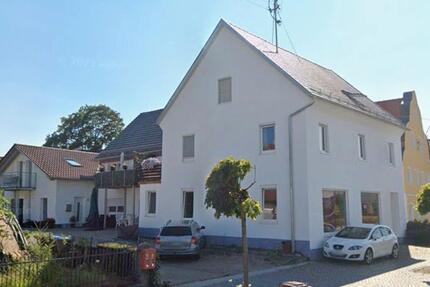 Charmante Dachgeschoss-3-Zimmerwohnung im Herzen von Kirchheim - Kirchheim In Schwaben