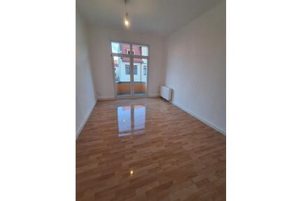 Stadtfeld-Ost - 4 Zimmer mit 3 Balkonen - Magdeburg Nordwest