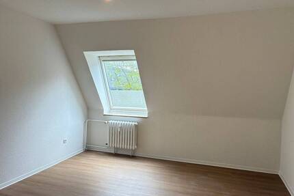 Renovierte Dachgeschosswohnung in Dietrichsdorf - Kiel Neumühlen-Dietrichsdorf