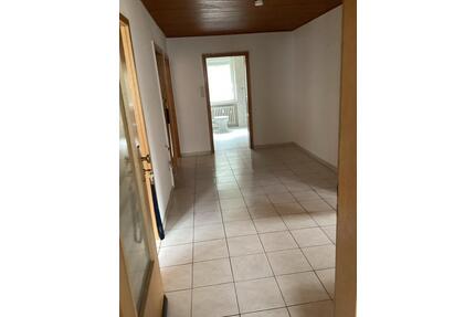 3ZKB Wohnung in Almena - 500,00&nbsp;EUR Kaltmiete, ca.&nbsp; 100,00&nbsp;m&sup2; in Extertal (PLZ: 32699)