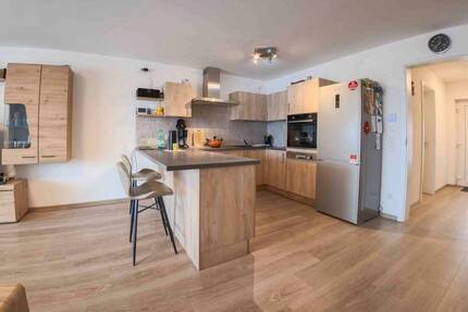 Neuwertige barrierefreie 3-Zimmer-Wohnung mit Balkon und 2 Stellplätzen in Freystadt