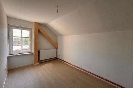 Dachgeschosswohnung ca. 102 qm zentral zum Bahnhof Zossen gelegen