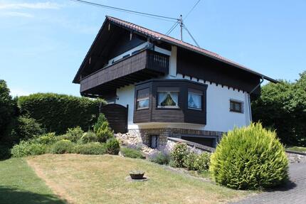 Charmantes Einfamilienhaus mit Garten - Hundsangen