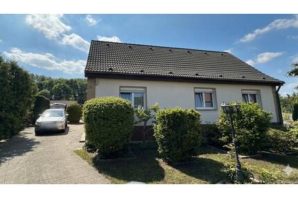 Einfamilienhaus mit Nebengebäude, Doppelgarage, Außenküche, … - Eisenhüttenstadt