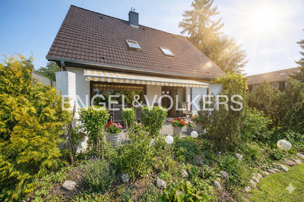 Sonniges Einfamilienhaus mit viel Platz und einem herrlichen Garten in ruhiger Umgebung - Berlin Lichterfelde