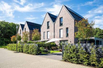 + Doppelhaushälfte mit Traumgarten - Wohnen direkt am Wald + - Hamburg Lemsahl-Mellingstedt