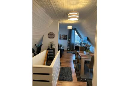 Möblierte 1,5 Zimmer Dachgeschosswohnung ab 01.05.26 zu vermieten - Norderstedt Garstedt