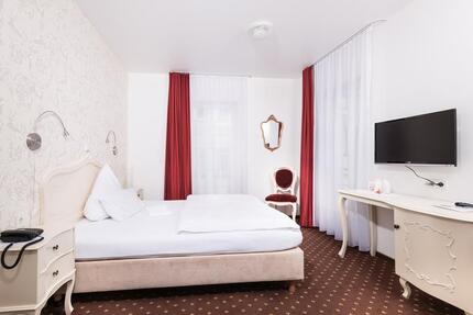 WG Zimmer mit eigenem Bad in ehemaligem Hotel - Schwäbisch Gmünd