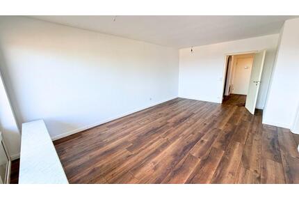 Gut geschnittene drei Zimmer Wohnung mit Sicht über Buxtehude