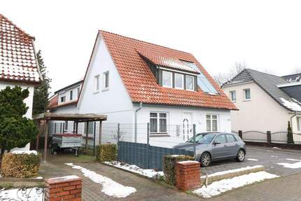 Modernisiertes, gepflegtes Mehrparteienhaus mit 4 Wohnungen und Pkw-Stellplätzen - Cloppenburg