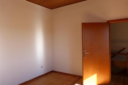 Wohnung in 55774 Baumholder, hell, 2 Zimmer, Küche, Bad - Niederwörresbach