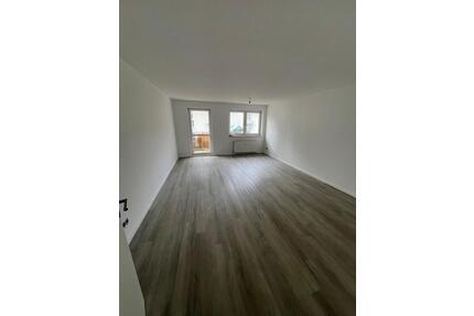 Frisch renovierte 3ZKB mit Balkon Stellplatz Langenholdinghausen - Siegen Dillnhütten