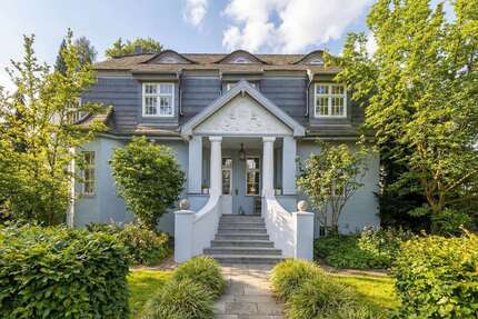Haus zum Kaufen in Hoppegarten 1.149.000,00 € 297.34 m²