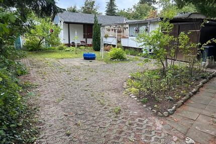 Ruhig gelegenes Baugrundstück mit kleinem massiven Bungalow - Bernau bei Berlin