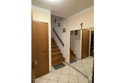 Sehr gepflegtes Reihenmittelhaus mit Garten in Stadtbergen