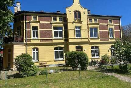 Haus zum Kaufen in Stralsund Devin 980.000,00 € 650 m² - Stralsund / Devin