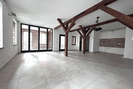 Altstadtflair trifft Moderne – exklusive 2-Zimmer-Wohnung mit Loggia - Vaihingen an der Enz