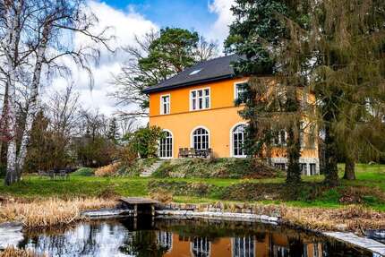 Haus zum Kaufen in Woltersdorf 1.499.000,00 € 350 m²