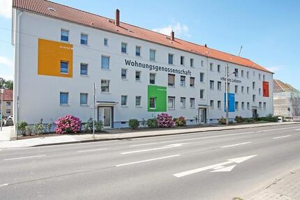 Bezugsfertige 3-Raum-Wohnung im 1. OG mit großem Balkon - Oschersleben (Bode)