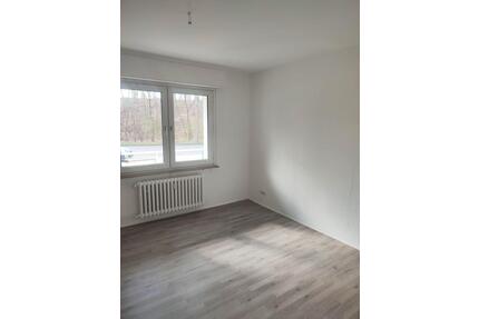 Helle 3-Zimmer-Wohnung mit Balkon in Duisburg-Hermannstraße