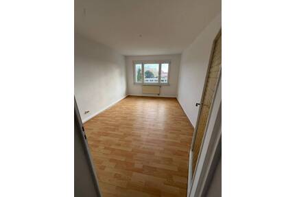 3-Zimmer-Wohnung mit separater Küche und Badewanne, renoviert, ab sofort - Beilrode