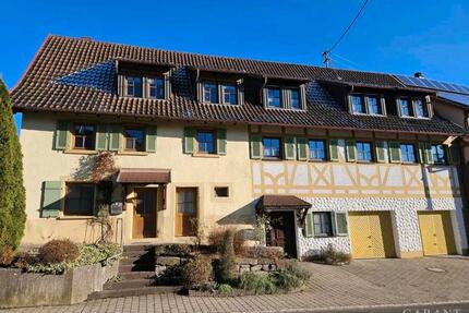Haus der vielen Möglichkeiten - 665.000,00&nbsp;EUR Kaufpreis, ca.&nbsp; 385,00&nbsp;m&sup2; in Empfingen (PLZ: 72186)