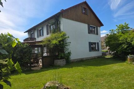 Gepflegtes Zweifamilienhaus in 97616 Bad NeustadtSaale (ID 10670) - Bad Neustadt a d Saale