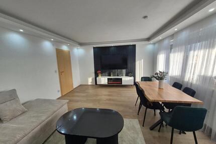 Attraktive 4-Zimmer-Wohnung mit Balkon, Garage und Garten - Karlskron