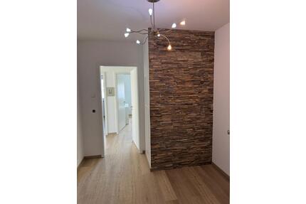 3 Zimmer Wohnung Balkon teilmöbliert Balkon Autostellplatz - Furth im Wald