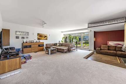 Haus zum Kaufen in Radevormwald-Innenstadt 794.000,00 € 370 m²