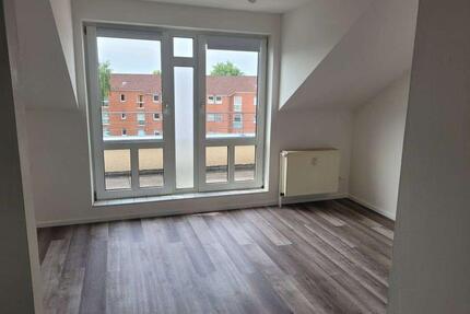 1-Zimmer-Dachgeschosswohnung St. Lorenz, BESICHTIGUNG: MITTWOCH, den 06.05.2026, um 18.00 Uhr! - Lübeck Sankt Lorenz Nord
