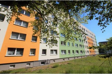 1-Raum-Wohnung in Pößneck-Ost - 230,00&nbsp;EUR Kaltmiete, ca.&nbsp; 32,87&nbsp;m&sup2; in Pößneck (PLZ: 07381)