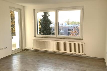 Helle und sanierte 3 Zimmer-Wohnung mit Einbauküche in Baumheide - Bielefeld Heepen