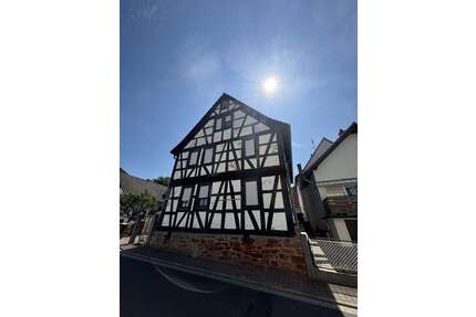 Haus zum Kaufen in Gründau 189.000,00 € 174 m²