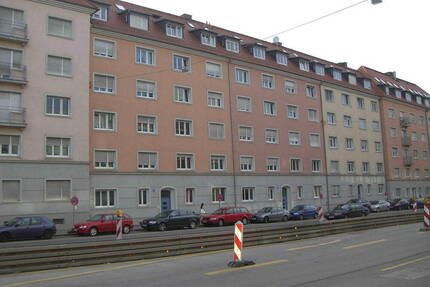 Modernisierte Altbau Wohnung 2,5 Zimmer in Haidhausen - München Au-Haidhausen