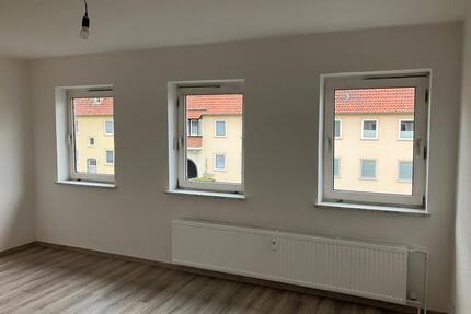 Platz für die Familie - Frisch renovierte 6-Zimmer-Wohnung in zentraler Lage von Lebenstedt - Salzgitter