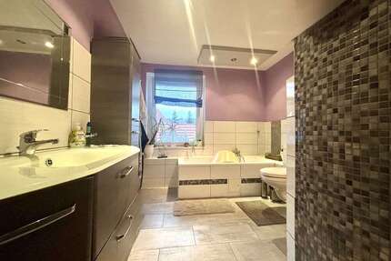 Haus zum Kaufen in Naumburg 125.000,00 € 150 m²