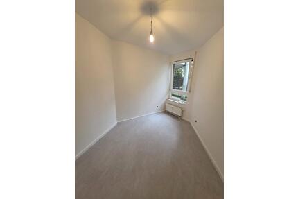 3-Zimmer-Erdgeschosswohnung mit Gartenanteil, Tiefgarage & stu - Weil der Stadt