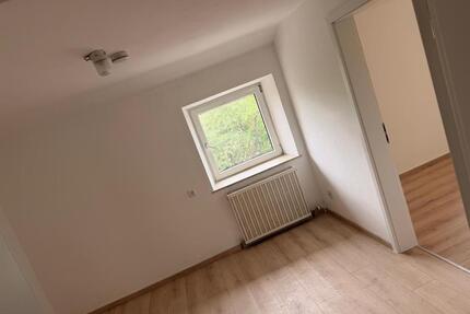 2 WG Zimmer in Rosenheim frei - 550,00&nbsp;EUR Kaltmiete, ca.&nbsp; 90,00&nbsp;m&sup2; in Rosenheim (PLZ: 83022) Innenstadt