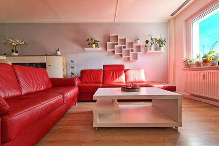 Attraktive 3-Raum-Wohnung mit Balkon, Aufzug & wertiger Ausstattung zur Übernahme (VHB) - Flöha