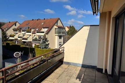 Großzügige Wohnung mit schöner Terrasse - Zirndorf