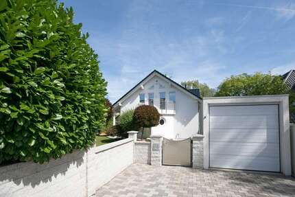 Haus zum Kaufen in Dietzenbach Dietzenbach-Steinberg 998.000,00 € 149 m² - Dietzenbach / Dietzenbach-Steinberg