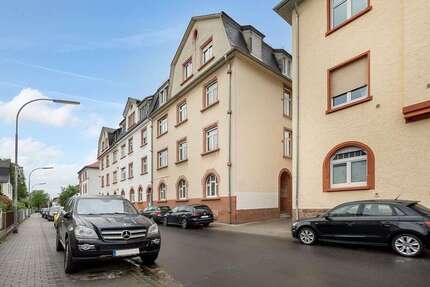 Haus zum Kaufen in Neu-Isenburg 1.319.000,00 € 419.2 m²