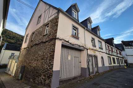 Haus zum Kaufen in Winningen 345.000,00 € 212 m²
