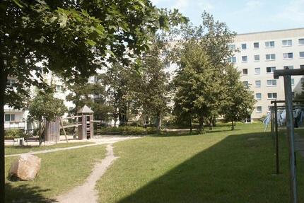 ... Gefunden - in der 2. Etage mit Balkon! ... - Neubrandenburg