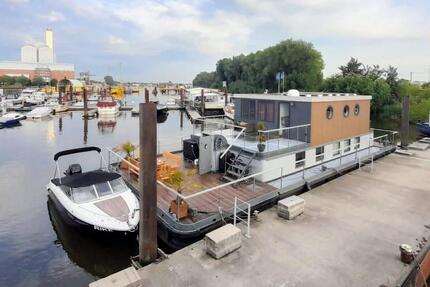 Außergewöhnliches Hausboot mit ca. 117 m² Wohnfläche in Hamburg