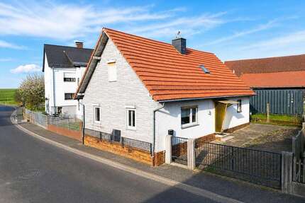 Haus zum Kaufen in Wächtersbach 157.000,00 € 100.54 m²