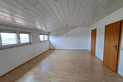 3-Zimmer-Dachgeschosswohnung mit Fernblick in Sinsheim-Steinsfurt