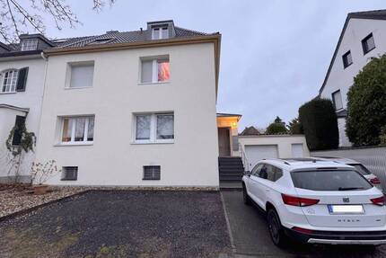 MeinRaum... Schöner Wohnen, mit Sicherheit in die Zukunft - Dreifamilienhaus mit Stellplätzen in wunderbarer Lage von Mönchengladbach